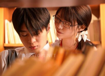 Có phải cậu thường xuyên trộm nhìn chị trên tàu điện phải không