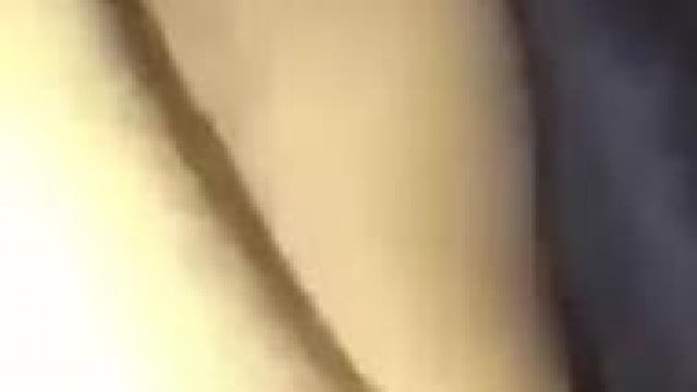 ” em cứ nằm lướt điện thoại còn lại là để anh lo ! ” .