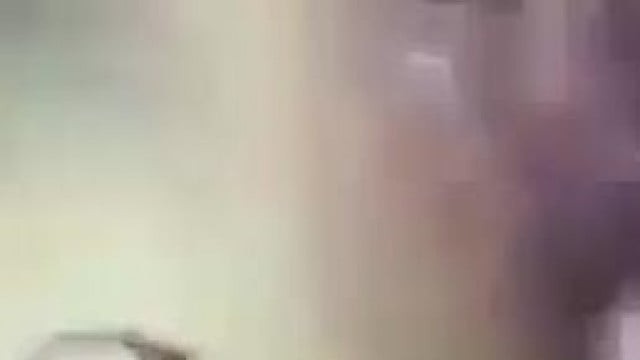 Người yêu bảo ra ngoài đồng ” móc cua ” .